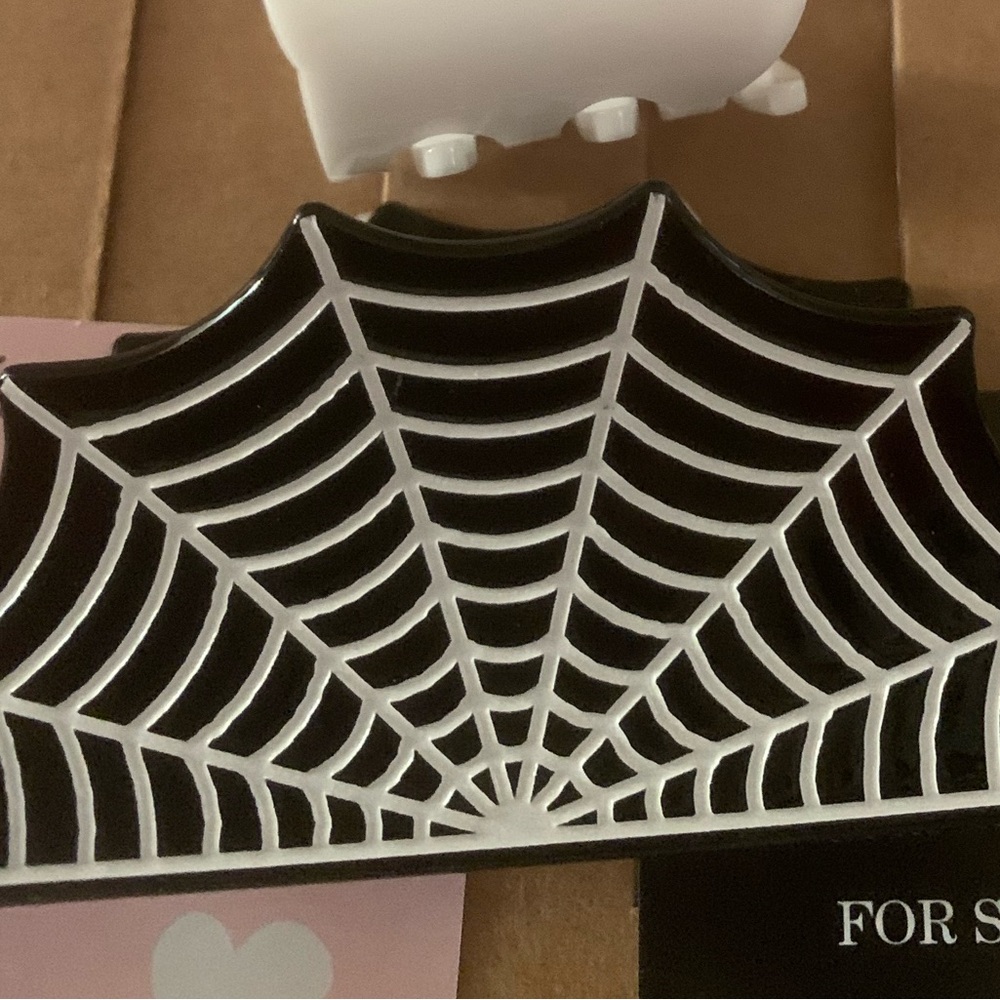 CUTE Halloween Hair Clip Claw NEW Spider Web style NIP package Falll Goth Fun